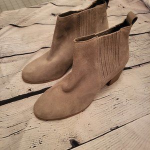 INC International Concepts, SIze: 10, Faux Suede Creamy Lt Taupe Ankle Boots